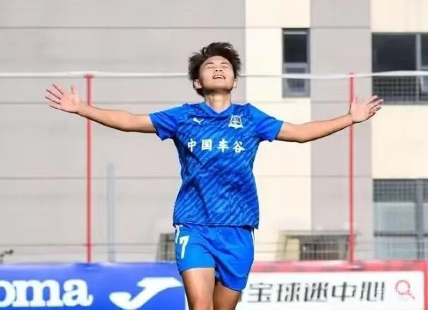 王霜：追求更高賽場，謙遜迎戰(zhàn)女足亞冠決賽。