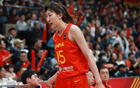 中國女籃高度優(yōu)勢明顯，籃板44-20領(lǐng)先日本，前場板16-5。